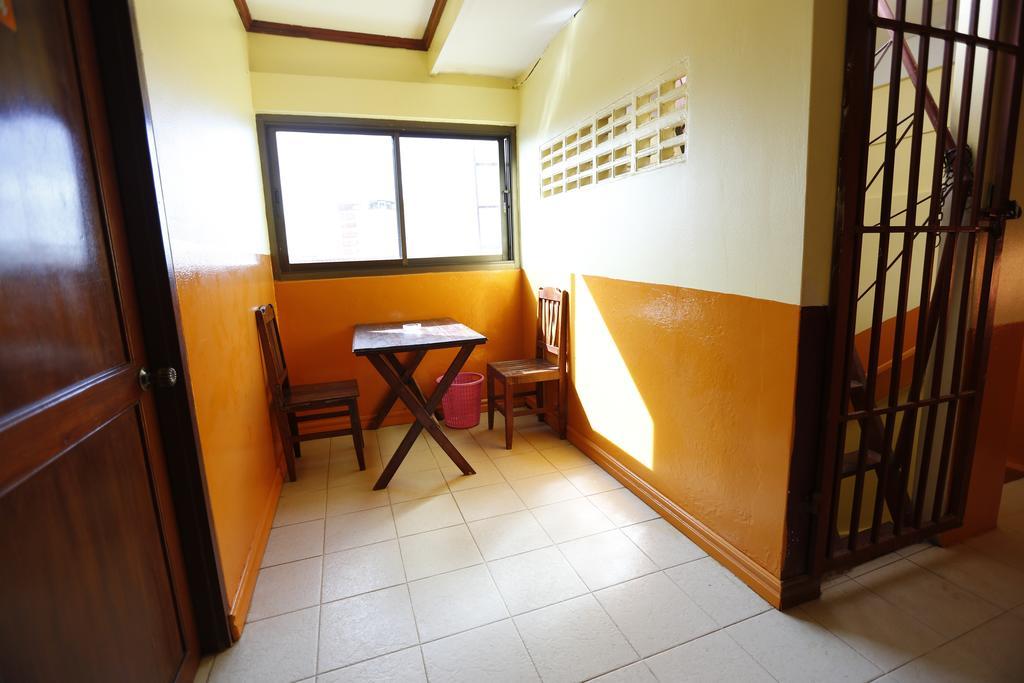 Intouch Guest House В'єнтьян Екстер'єр фото