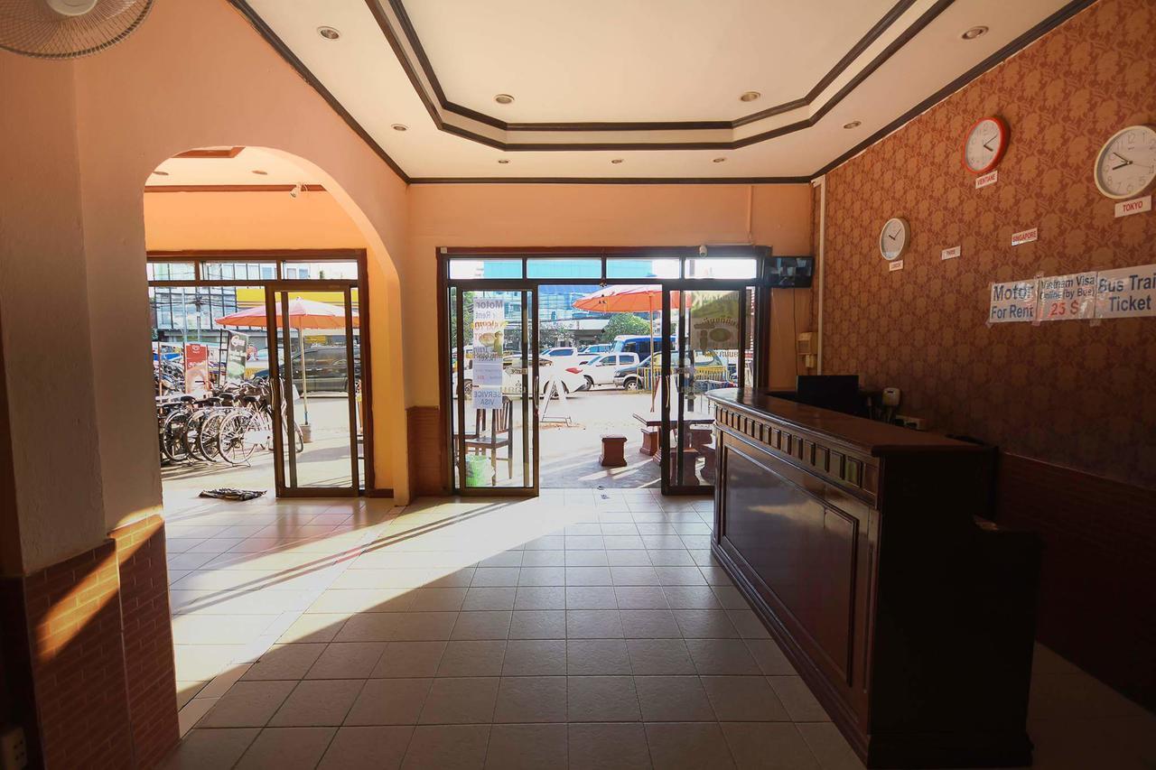 Intouch Guest House В'єнтьян Екстер'єр фото